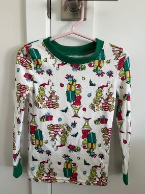 NWOT Carter's Kids Grinch Pajama Set